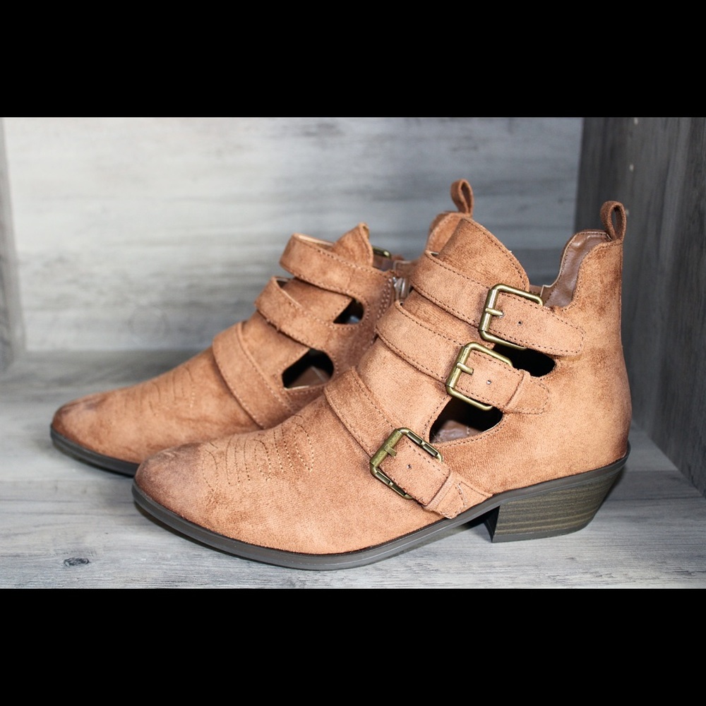 Universal Thread Triple Buckle Cut Out Bootie